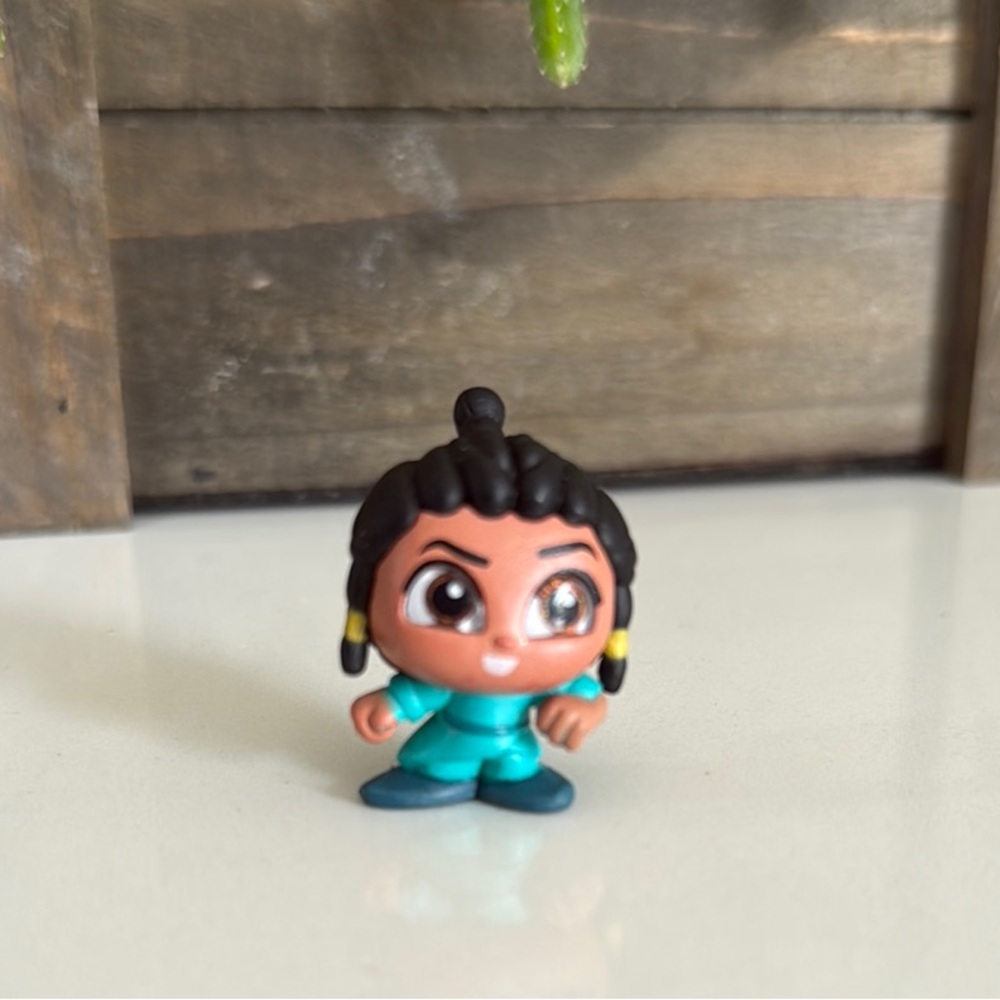 Disney Doorables series 12 Raya